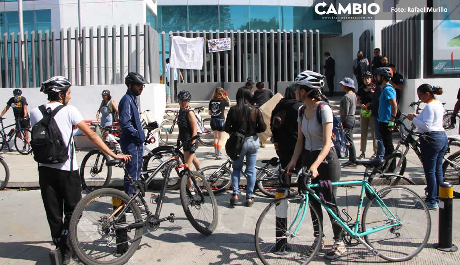 Ciclistas protestan frente a la Fiscalía: piden justicia para jóven que murió atropellado (VIDEO)