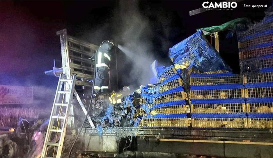 Intento de asalto termina con camión de carga incendiado en la Puebla-Orizaba
