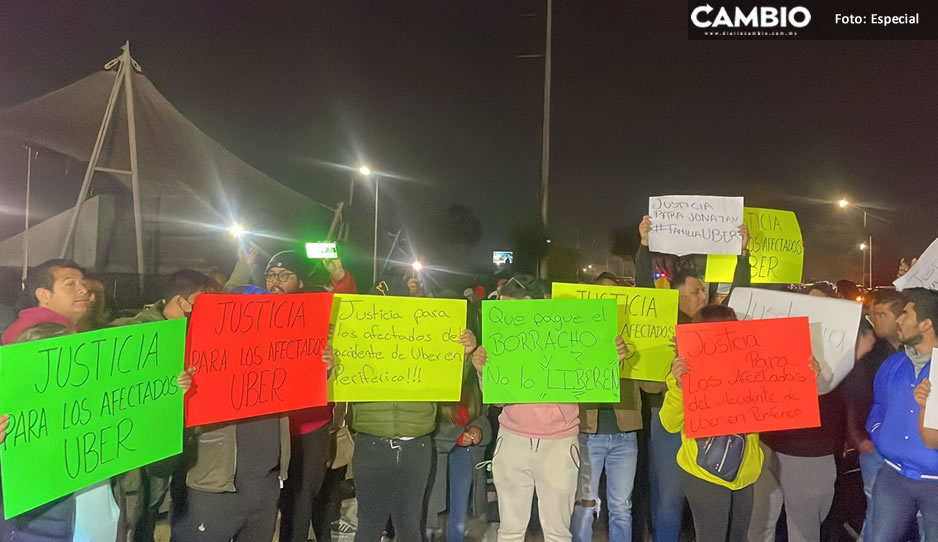 Conductores de Uber y DiDi bloquean el Periférico; exigen no liberar a ebrio que chocó a compañero