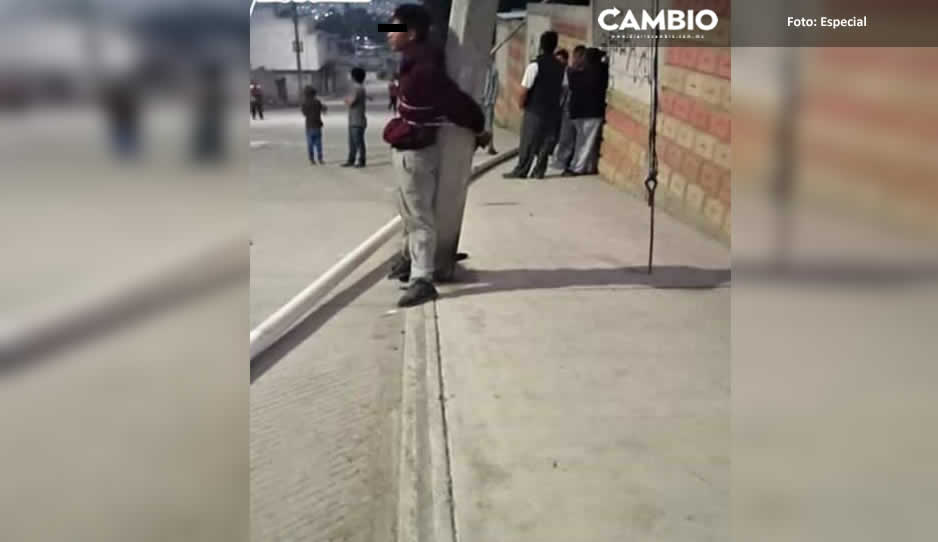 Justicieros amarran y golpean a presunto ladrón tras robar escuela en Amozoc