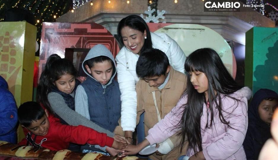 DIF encabeza partida de Rosca de Reyes en el parque municipal de Libres