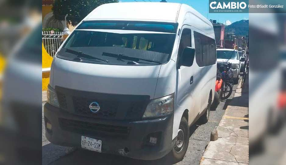 Muere adolescente al caer de combi en movimiento en Huauchinango