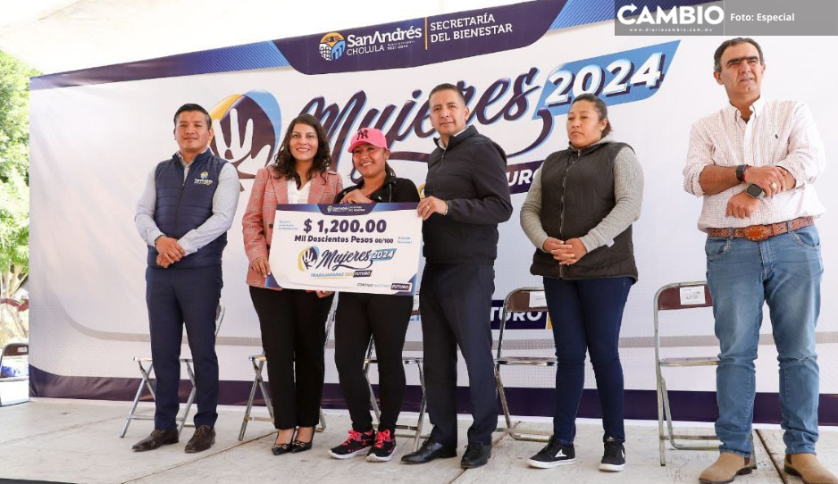 Entrega Edmundo Tlatehui mil apoyos del programa &quot;Mujeres Trabajadoras con Futuro&quot;