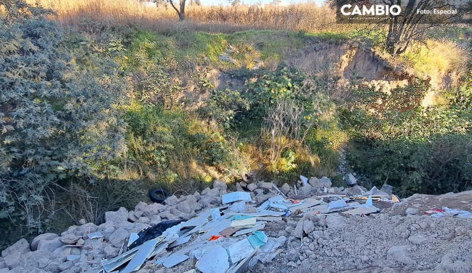 Gobierno de Lalo tira desechos de obras p&uacute;blicas en barrancas de San Sebasti&aacute;n Aparicio (FOTOS)