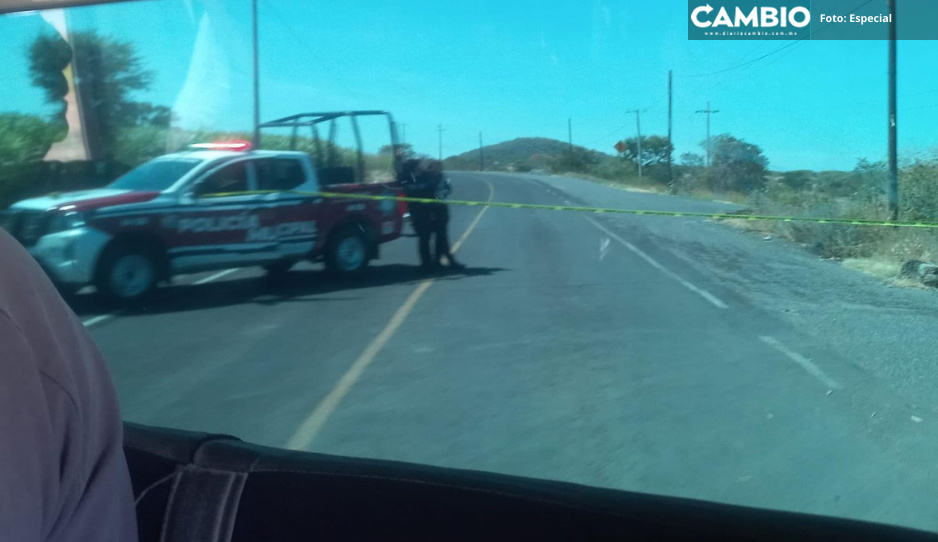 Transporte público atropella y mata a abuelito motociclista en Atencingo