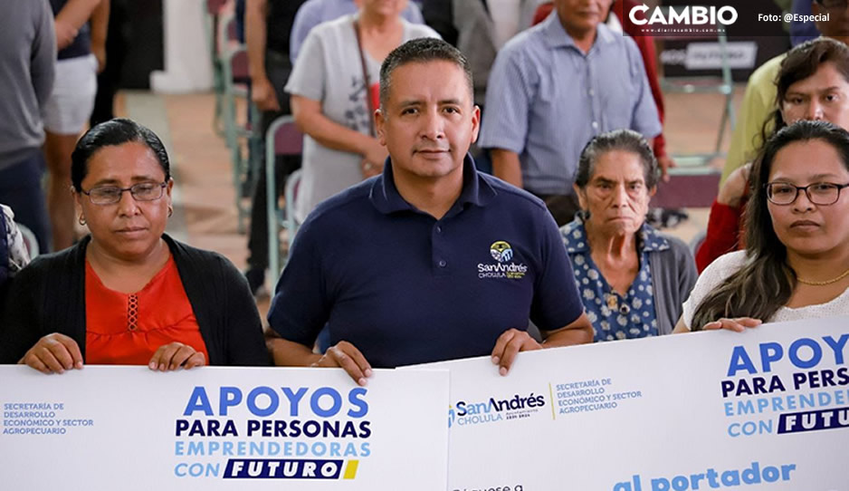 Entregan apoyos económicos para emprendedores de San Andrés Cholula