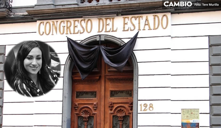 Congreso coloca moño de luto en su entrada tras el fallecimiento de Aurora Sierra (FOTO)