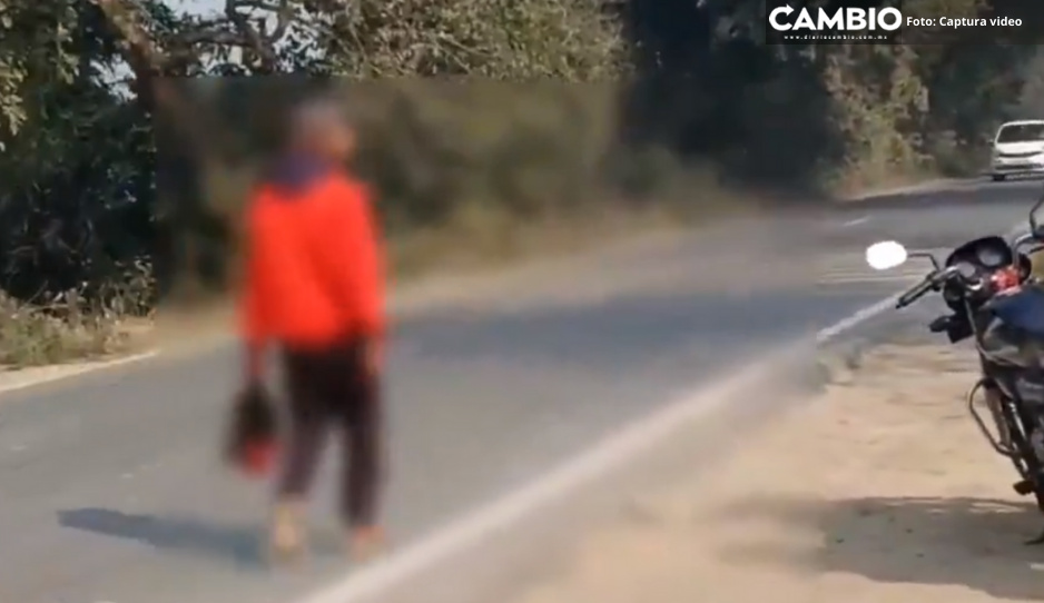 ¡De terror! Feminicida se pasea con la cabeza de su esposa (VIDEO)