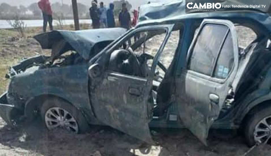 Volcadura de auto deja lesionada a familia en Tepeyahualco