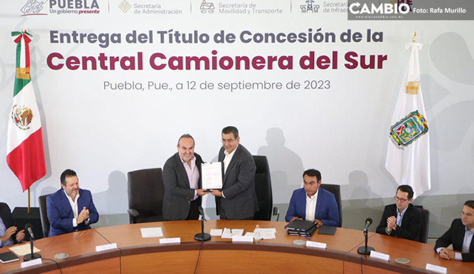 Entrega Sergio Salomón concesión por 30 años para la Central Camionera del Sur (VIDEO)