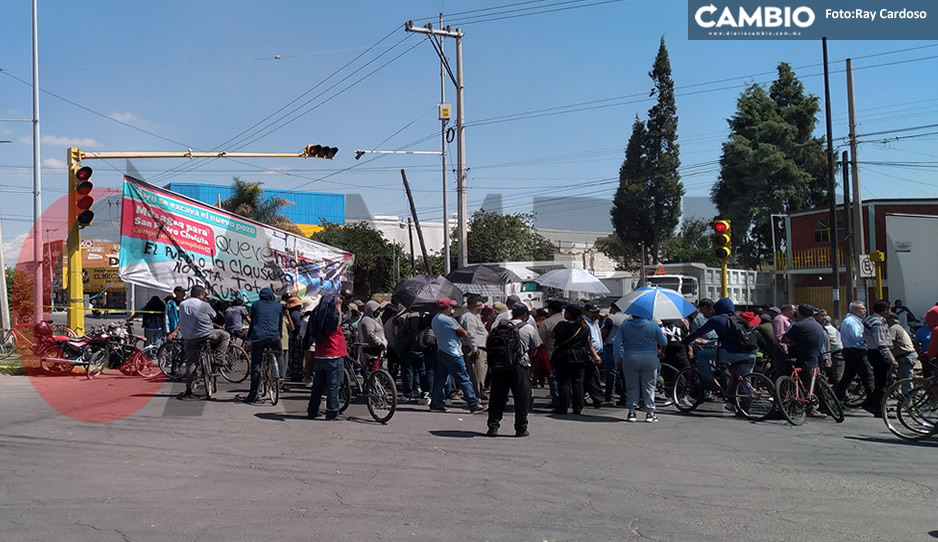 Se cumplen más de 24 horas del bloqueo de la carretera federal a Huejotzingo