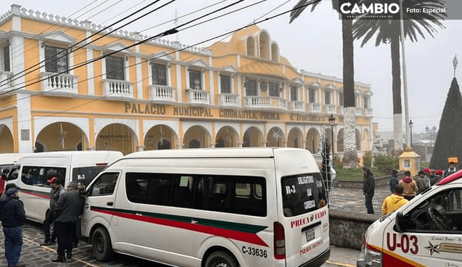 Transportistas &quot;paralizan&quot; el centro de Chignautla por la llegada de nuevo servicio de taxis