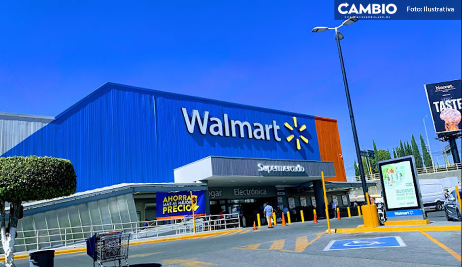 IMAGEN SENSIBLE: Abuelito se desploma y muere frente a Walmart de Las Ánimas