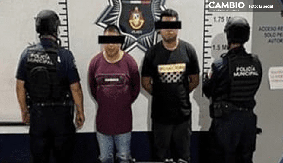 Policías de Atlixco detiene a dos por portación de armas de fuego