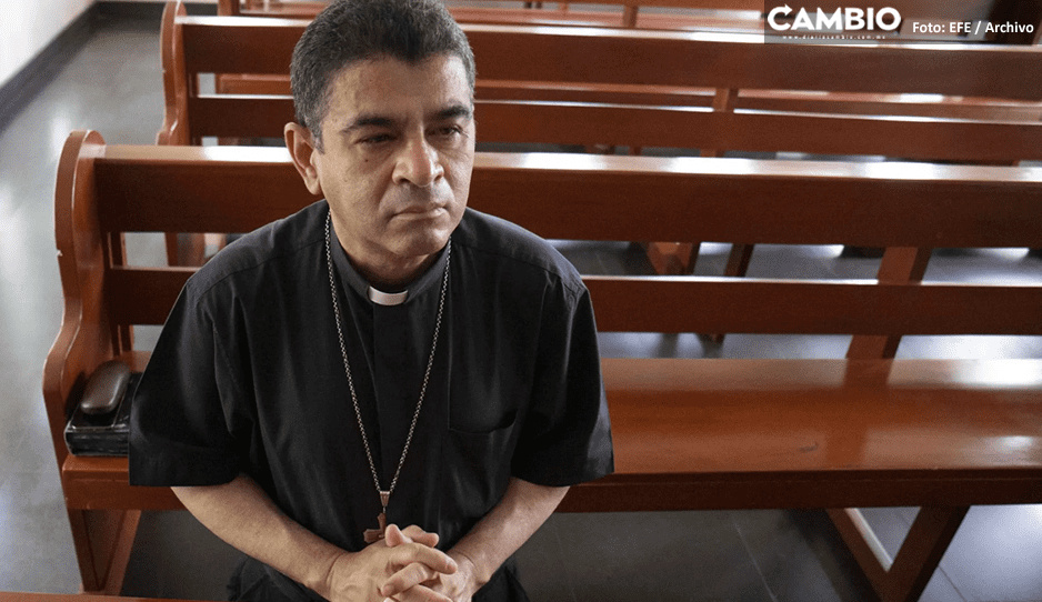 Nicaragua libera y envía al Vaticano al obispo Rolando Álvarez y 18 sacerdotes