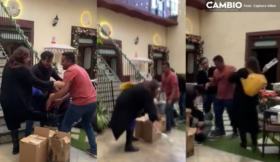 ¡Otra de bares! Mezcaleros llegan a cobrar y dueños de “Según la Leyenda” los reciben a golpes en Cholula (VIDEO)