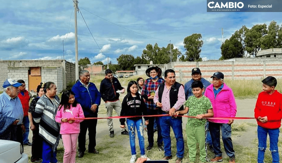 Pepe Cinto entrega electrificación en la colonia José Ángeles en Juan C. Bonilla