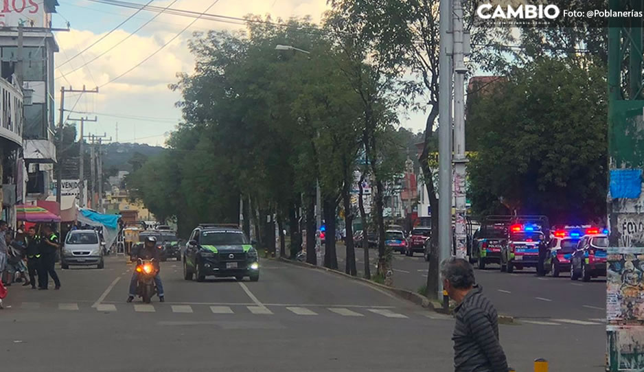 Fuerte balacera entre policías y sujetos armados en el Mercado Morelos, hay un muerto (VIDEO)