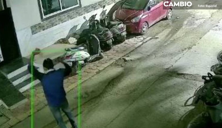 FUERTE VIDEO: Se prende fuego frente a la casa de su ex porque se volvió a casar