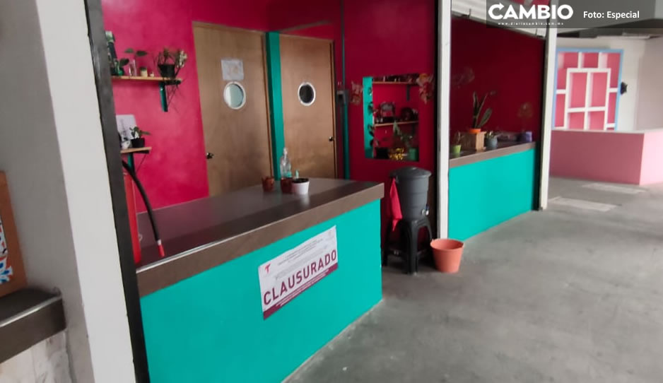 Clausuran locales en el Mercado Ayocuan por falta de documentos