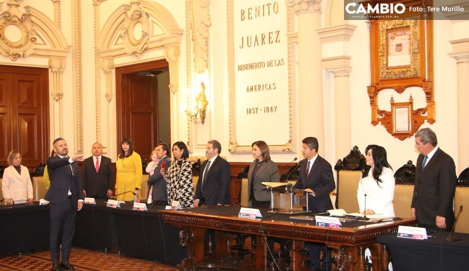 VIDEO: Así fue la toma de protesta de Adán Domínguez como alcalde sustituto