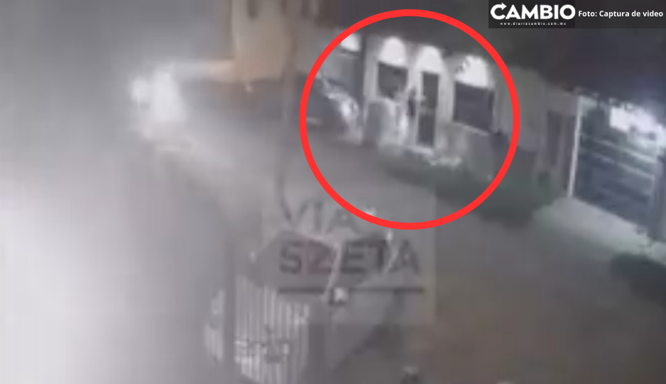 Expolicía ebrio mata a tiros a su esposa frente a su hija (VIDEO)