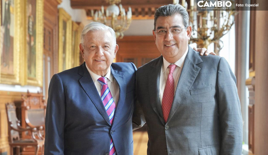 Sergio Salomón sostiene reunión con AMLO en Palacio Nacional