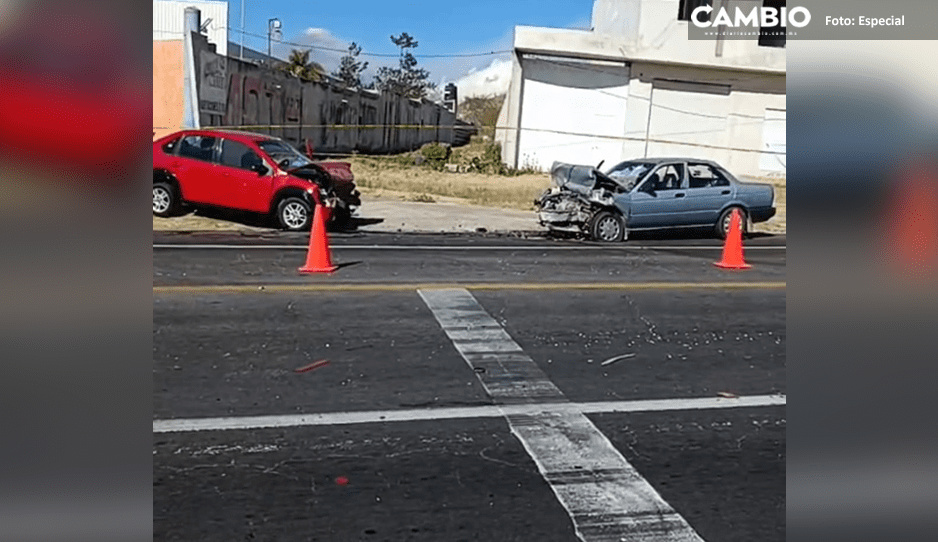 Abuelito muere prensado tras brutal choque en la federal Puebla-Atlixco