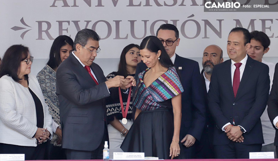 Participa LXI Legislatura en entrega de la Medalla “Carmen Serdán”