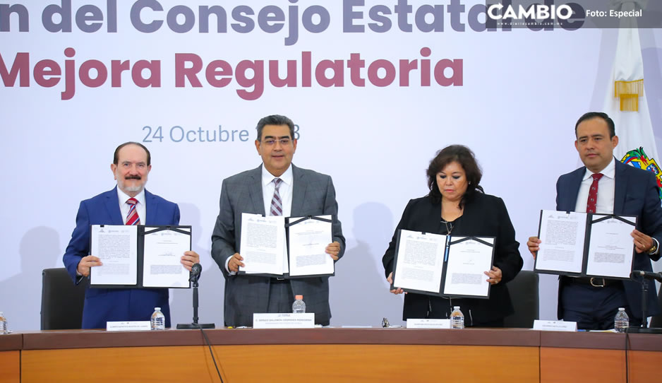 Sergio Salomón, Eduardo Castillo y Belinda Aguilar firman convenio de Mejora Regulatoria