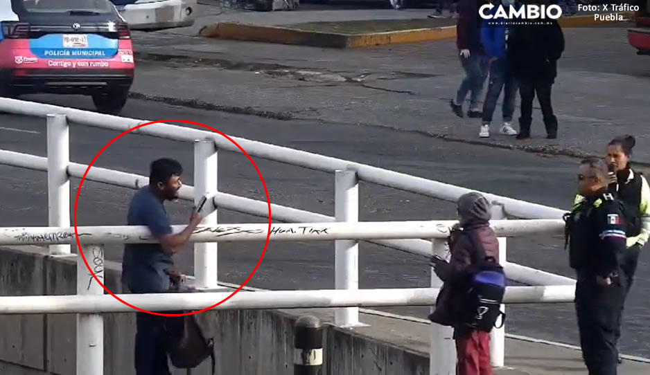 ¡Amarga Navidad! Poblano amaga con lanzarse del puente de Boulevard Carmen Serdán (VIDEO)
