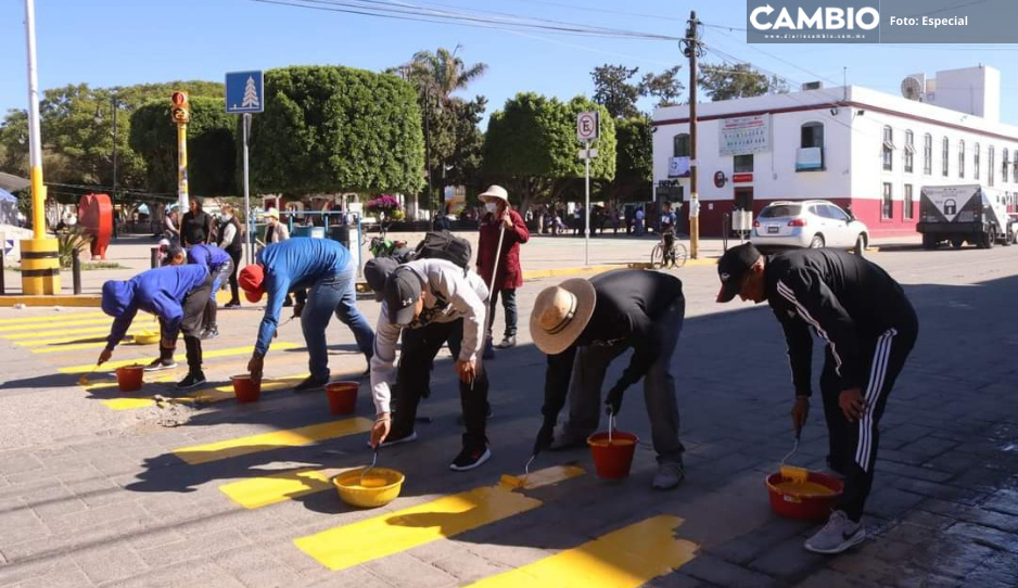 Gobierno de Amozoc realiza labores de limpieza en el marco de la Feria Navideña