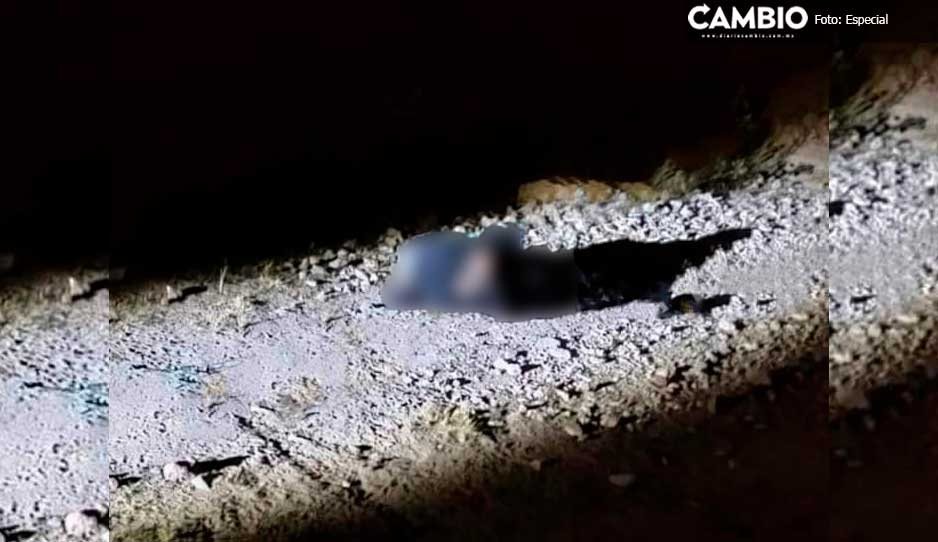 Maniatado y amordazado hallan cadáver de joven en barranca de Cuautinchán