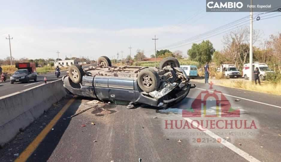Aparatoso accidente deja tres lesionados sobre la Atlixco-Izúcar