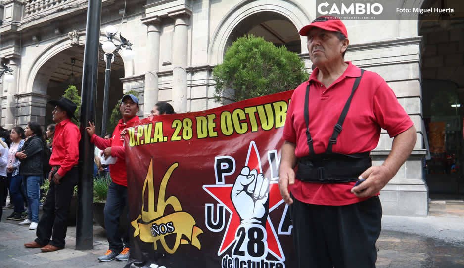 Ambulantes de la 28 de Octubre insisten con invadir los alrededores de la Central de Abastos (VIDEO)