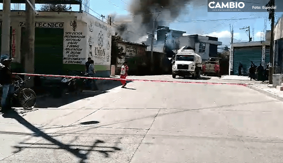 ¡Intensa movilización! Fuerte incendio consume vivienda de Texmelucan (VIDEO)