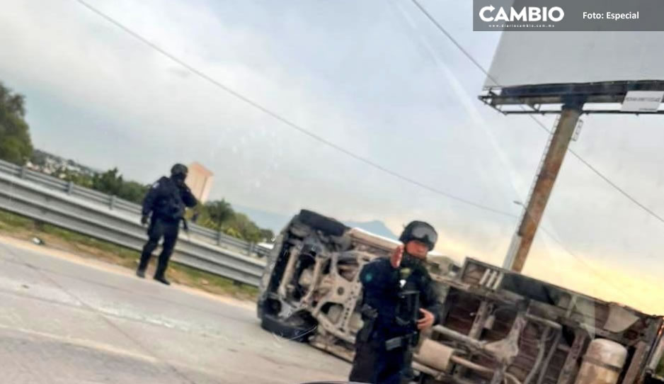 ¡Precaución! Volcadura de repartidor de tanques de gas desata caos en Periférico Ecológico