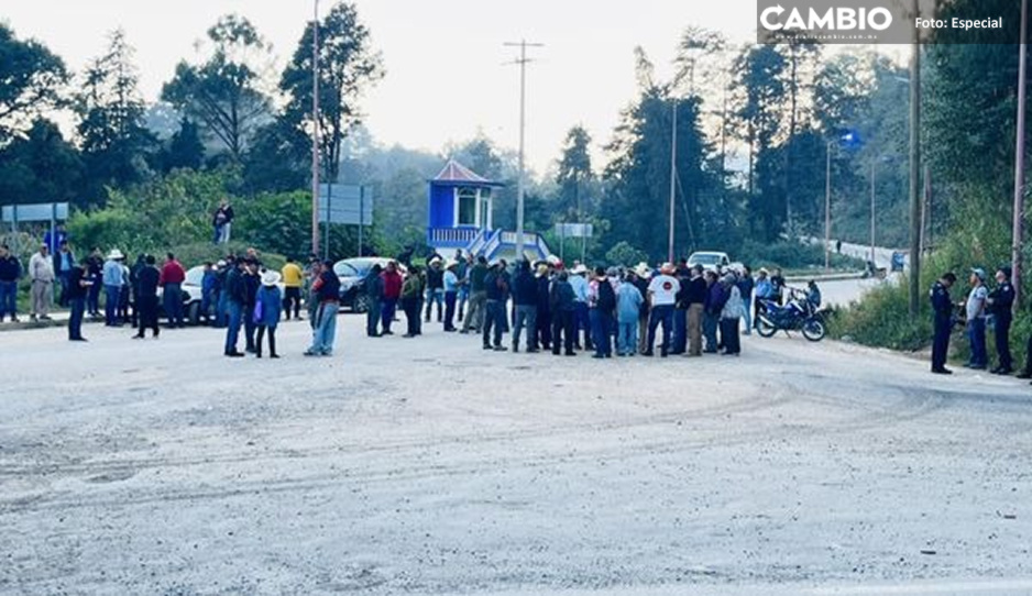 ¡Precaución! Pobladores bloquean de nuevo la carretera Zacapoaxtla-La Cumbre