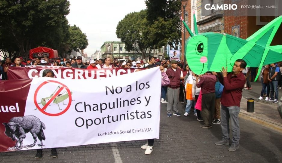 Raquítica la marcha de Claudia Rivera y Alejandro Carvajal: apenas 300 personas (VIDEO)