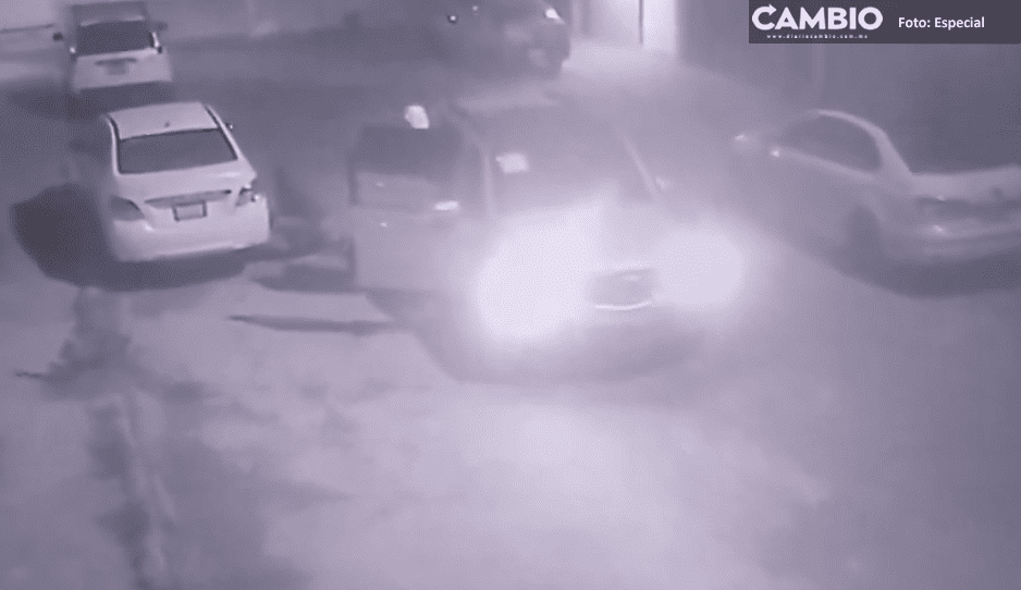 ¡En segundos! Así roban llantas de auto estacionado en Texmelucan (VIDEO)