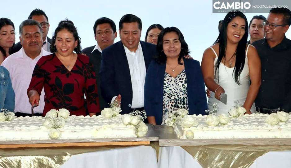 Realizan la primera boda masiva en Cuautlancingo: 66 parejas se casaron en unión civil