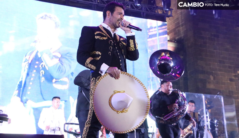 Pablo Montero deslumbra a los poblanos en el Zócalo durante el Grito de Independencia