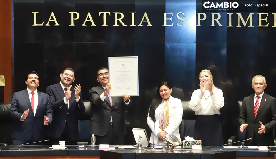 Agradece Sergio Salomón reconocimiento de “Los Tres Juanes” en el Senado