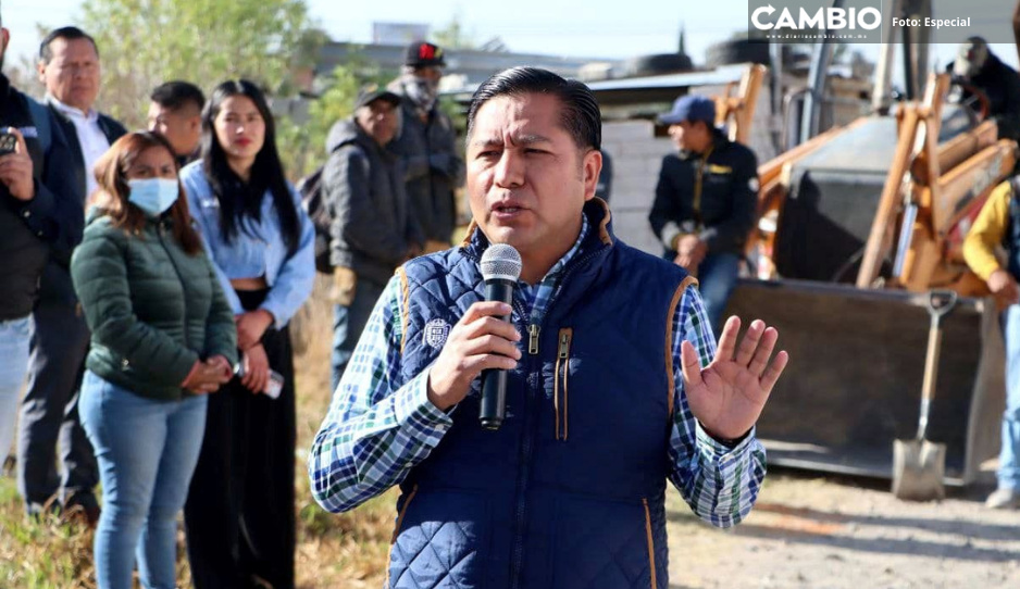 Arranca Filomeno Sarmiento adoquinamiento de calle Las Flores en Cuautlancingo