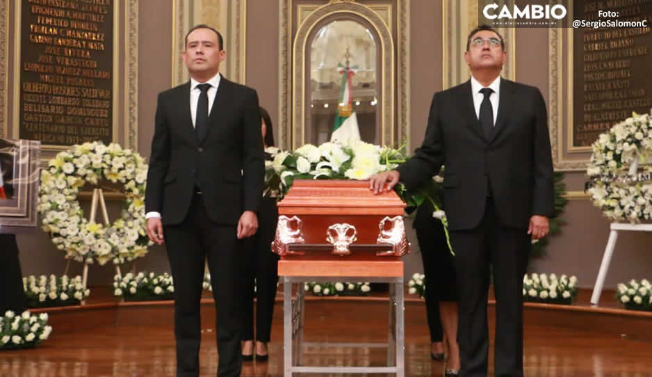 FOTOS: Así fue la ceremonia luctuosa de Aurora Sierra en el Congreso