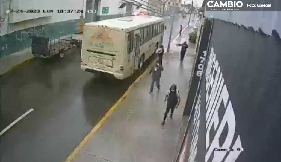 ¡Otro asalto a pasajeros! Atracan a mano armada ruta Directo Puebla-Cholula (VIDEO)