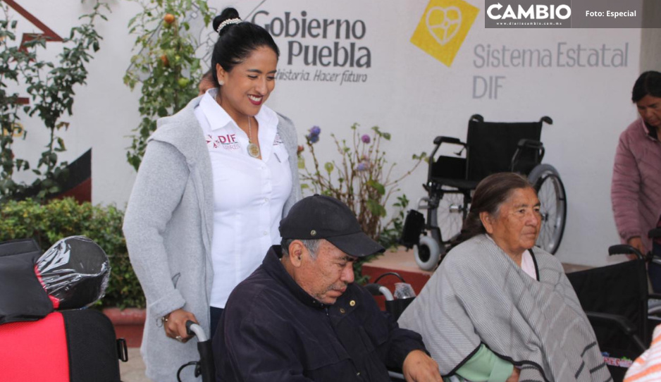 DIF Libres entrega aparatos rehabilitatorios para el bienestar de las familias
