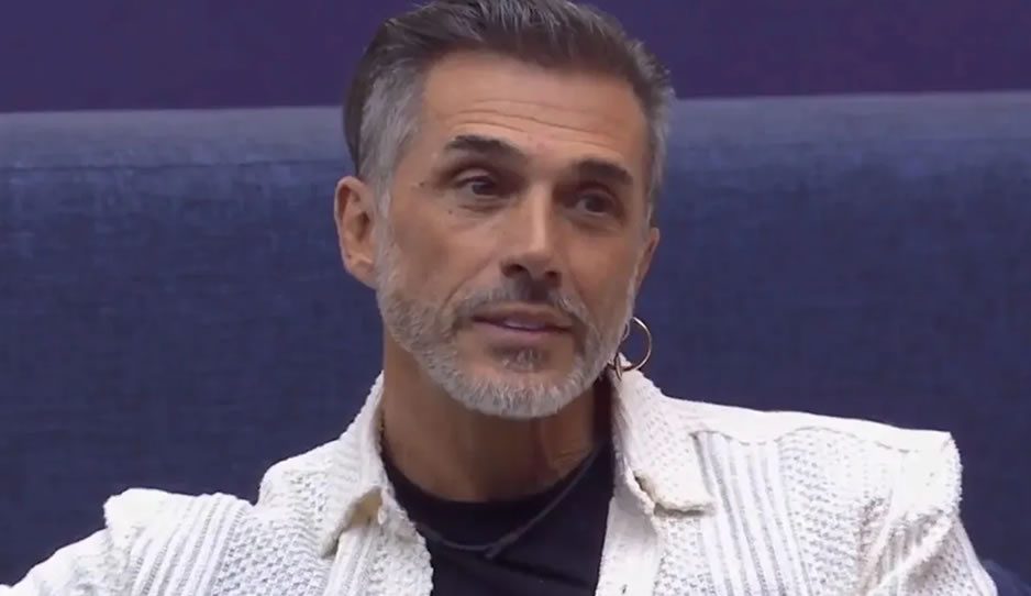 Sergio Mayer asegura que todos lo envidian y quieren colgarse de su fama