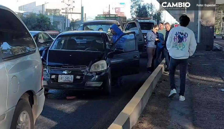 Accidentes imparables; carambola en la México-Puebla deja cuantiosos daños materiales (VIDEO)