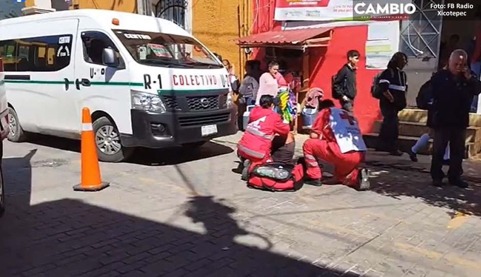 Por ir en el celular, atropellan a comerciante en calles de Xicotepec